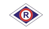 logo wydziału ruchu drogowego z wielkim R w środku