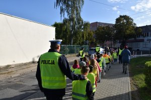 dzieci i policjanci