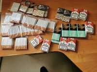 kilkanaście paczek papierosów na stole
