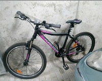 rower czarno - różowy